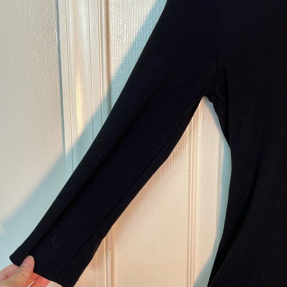 Cynthia Rowley V Neck 3/4 Sleeve Black Top - Picture 3 of 5